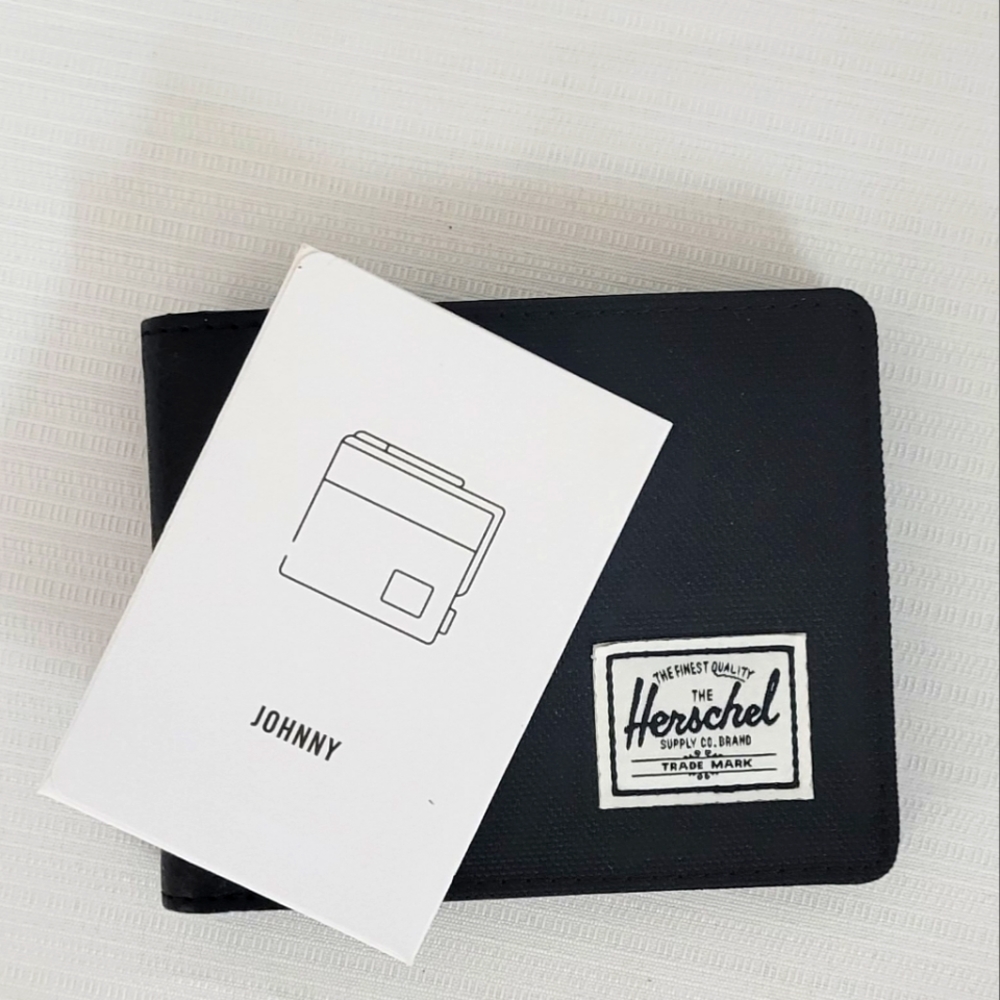 🎉HOST PICK🎉 Herschel Johnny Black Wallet